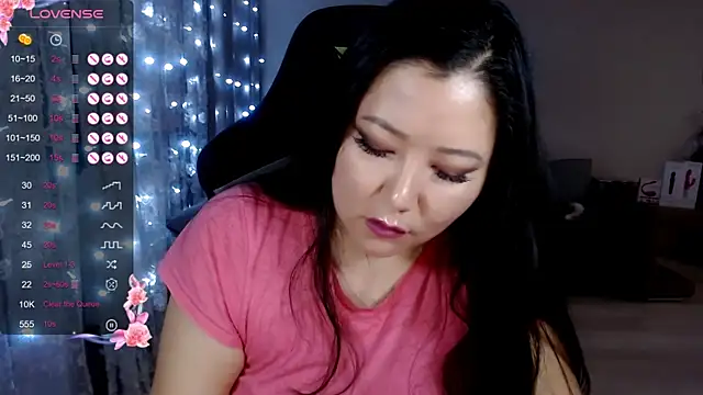 LisaAsianFlower's cam snapshot