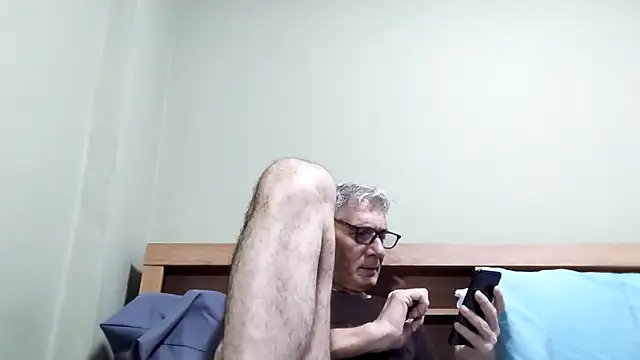 BIGUNCUTHARDCOCK live sex cam