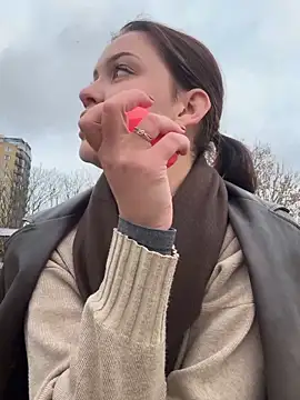 KikiWatson live sex cam