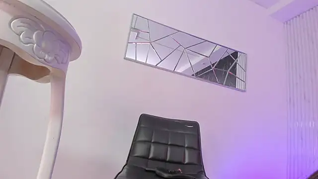 Mell_Saenz live sex cam