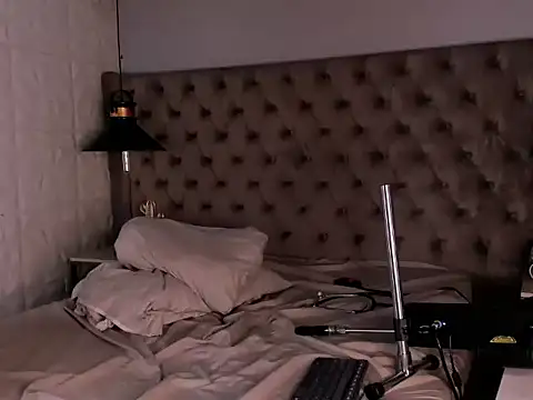 BryCams3's cam snapshot