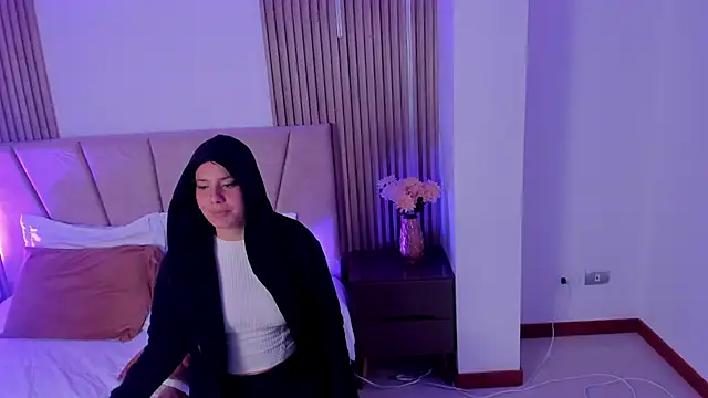 Rachell_Jamess's cam snapshot