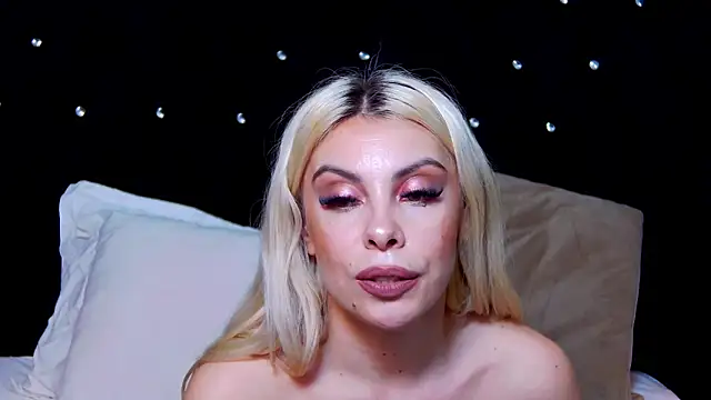 LaraAddison's cam snapshot