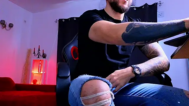 MightyAaron66's cam snapshot