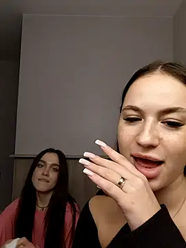 MayaGlow live sex cam