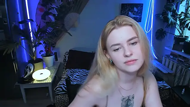 Alexa__Pirs's cam snapshot