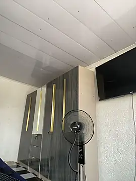 Iam-Sharifa's cam snapshot