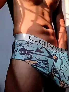 Varanasidaddy069's cam snapshot