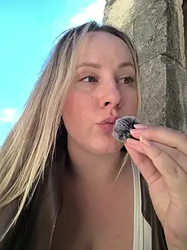 Mona_Plus live sex cam