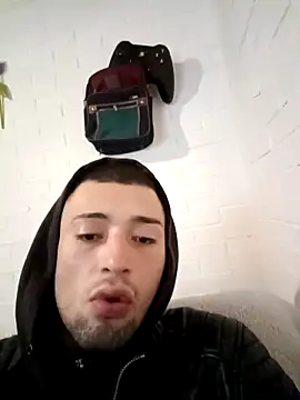 Suggarwhite18CM's cam snapshot