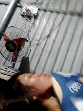 bella-la's cam snapshot