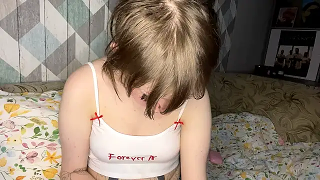 RebelKitsune's cam snapshot