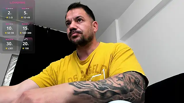 musclemonster31's cam snapshot