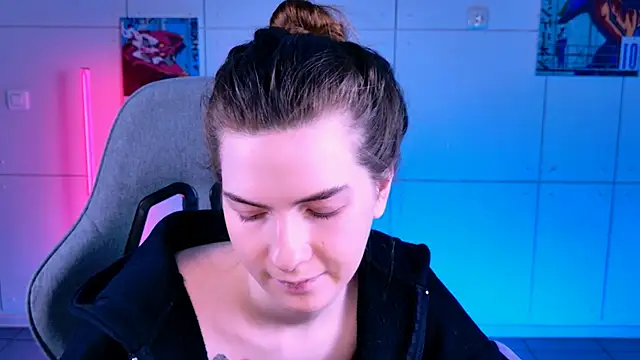 AliceCUNTach live sex cam