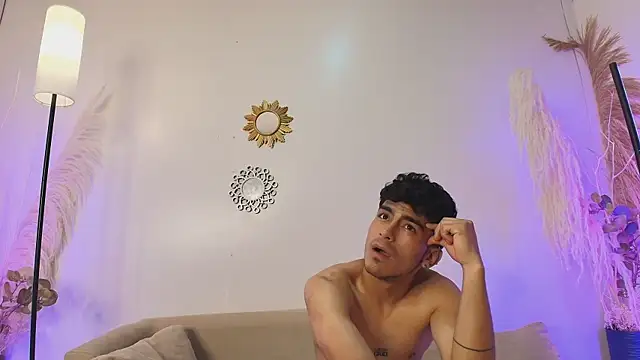 SexyAndresito22 live sex cam