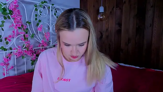 EveMcclearen's cam snapshot