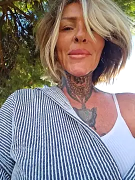 YourMommyBlair live sex cam