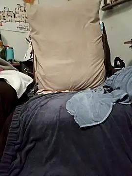 geard_up_bulge's cam snapshot