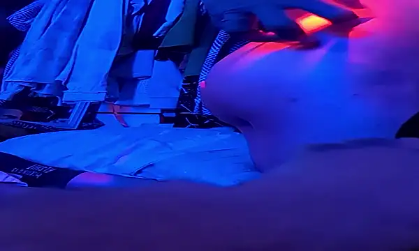 gurlnips live sex cam