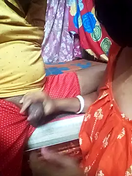 Indian-oyo-boudi's cam snapshot