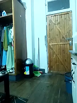 ShySexyBaddiexx's cam snapshot