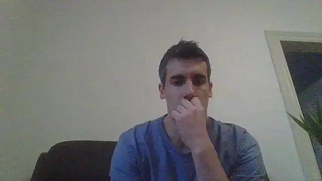 JulioIsHere4you's cam snapshot