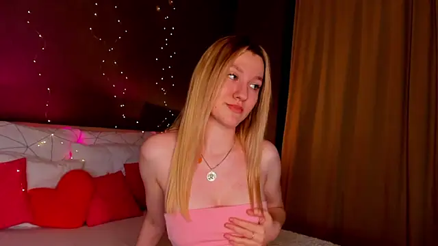 LinaRayy's cam snapshot