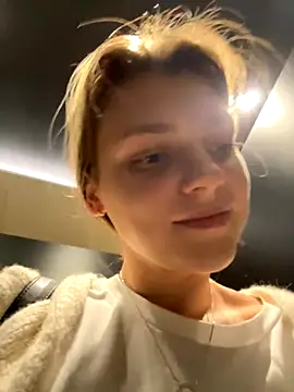 ValenciaShock live sex cam