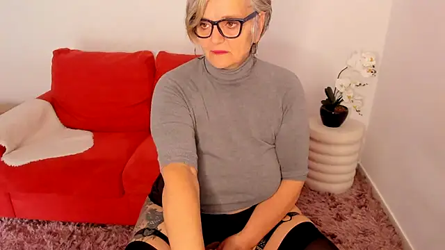 Milf-Ella live sex cam