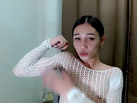 Urfucking_khloe1 live sex cam