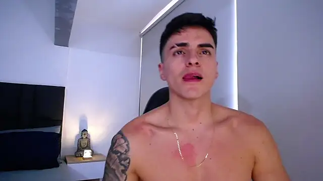 christian_valencia's cam snapshot