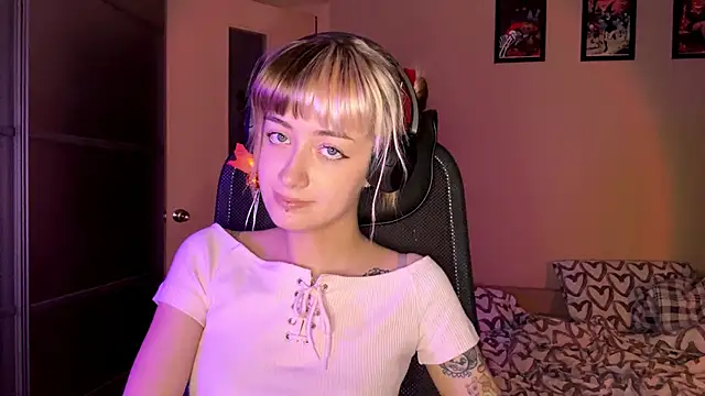 EmilySkyline live sex cam