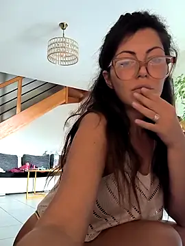 LadySaraah34's cam snapshot