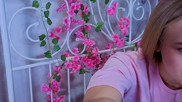 EveMcclearen's cam snapshot