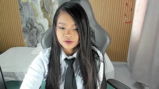 Lili_16 live sex cam