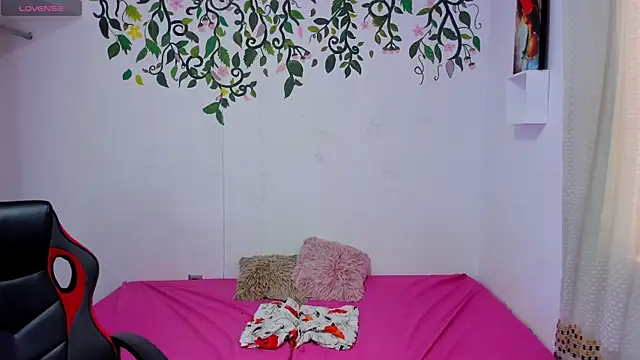 Ariadna-05 live sex cam