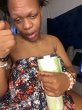 Boneca25 live sex cam