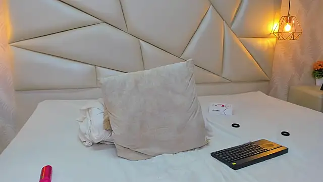 laurettedela_rouse live sex cam