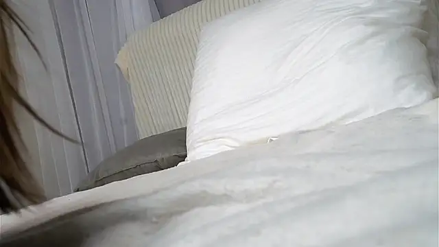 VeronaAppleberry's cam snapshot