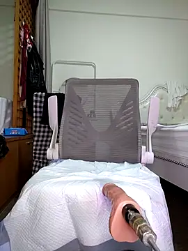 LILYsweetfcup live sex cam