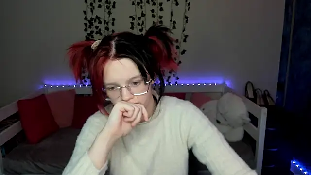 shy_elina01's cam snapshot