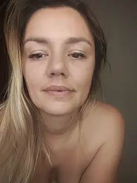 KrissSexi's cam snapshot