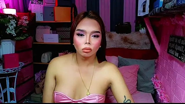 SanyaWalls live sex cam