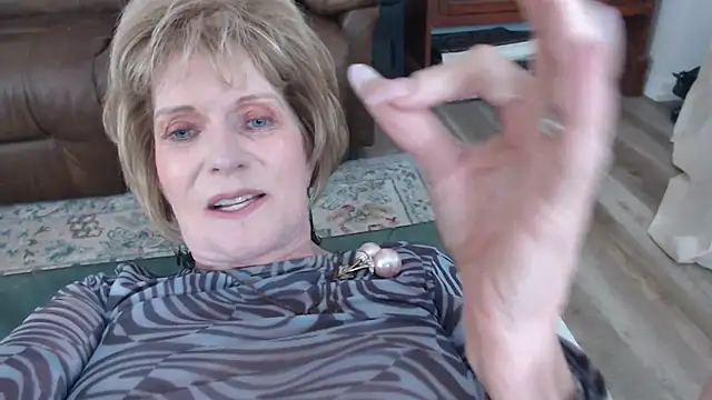 SindeeDix live sex cam