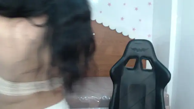 sarah_rouse_t_'s cam snapshot