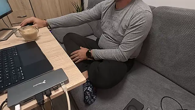 TigerOne19's cam snapshot