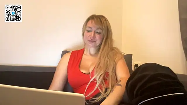 Lapussia's cam snapshot