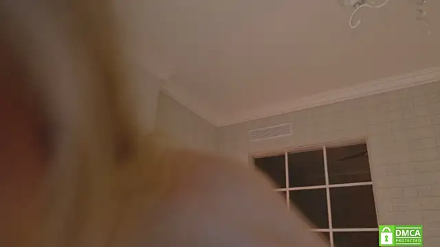 WelliCaren live sex cam