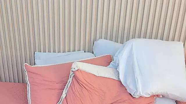 charlottebrowns_'s cam snapshot