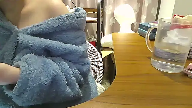 arena1357's cam snapshot